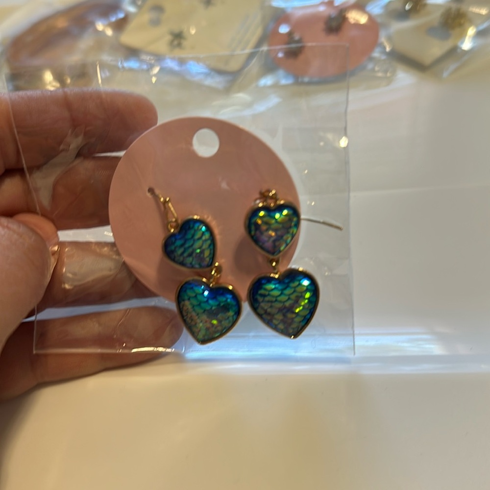 Prep obsessed mermaid scale heart dangle earrings new